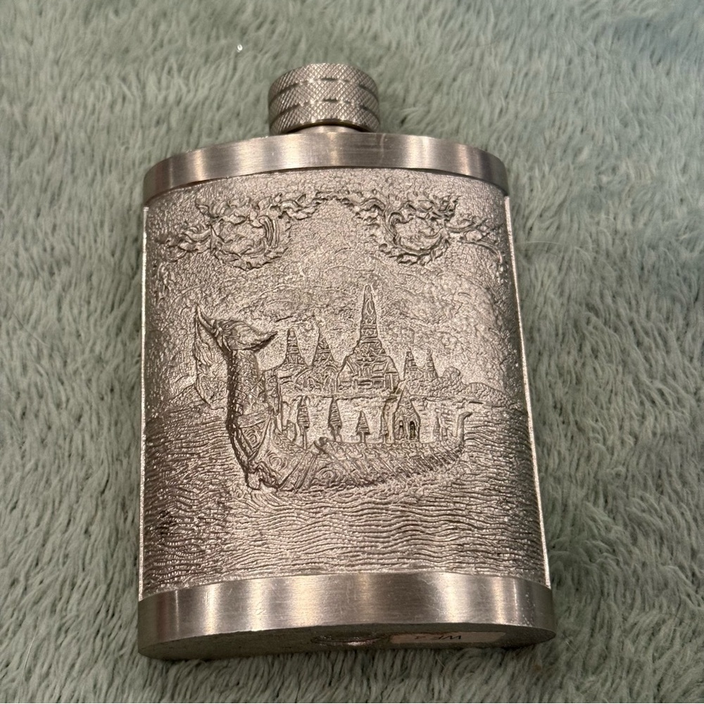 Wilton Columbia Thailand Pewter 3.5” Flask Elephant Boat Design - Picture 2 of 3